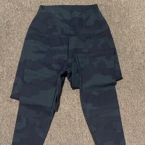 ALO Yoga Dark Camouflage Leggings